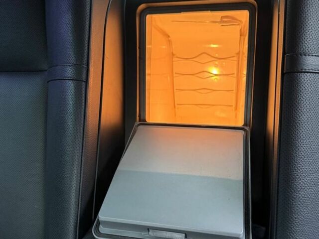 Черный БМВ 7 Серия, объемом двигателя 3 л и пробегом 305 тыс. км за 6700 $, фото 7 на Automoto.ua