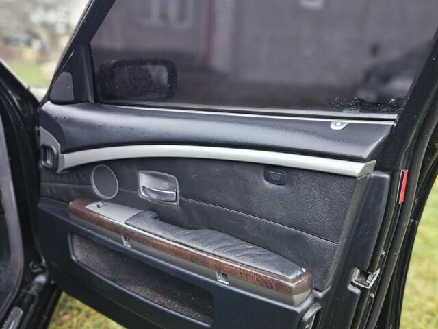 Черный БМВ 7 Серия, объемом двигателя 3 л и пробегом 300 тыс. км за 2700 $, фото 11 на Automoto.ua