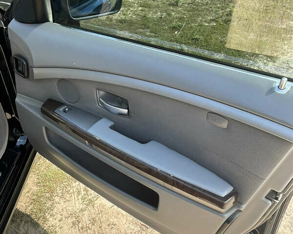 Чорний БМВ 7 Серія, об'ємом двигуна 2.98 л та пробігом 295 тис. км за 7000 $, фото 6 на Automoto.ua