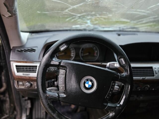 Черный БМВ 7 Серия, объемом двигателя 3 л и пробегом 300 тыс. км за 2700 $, фото 10 на Automoto.ua