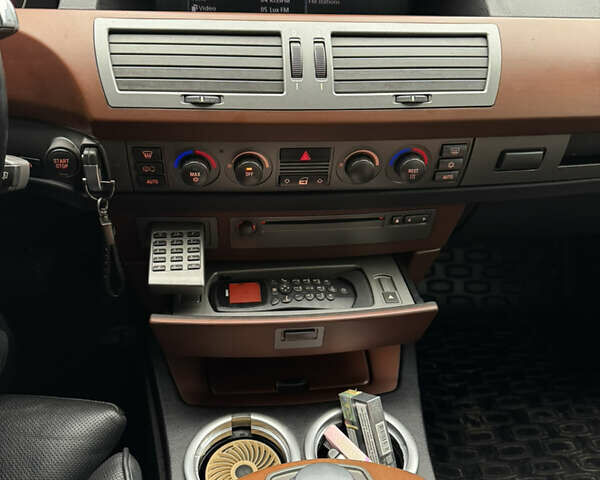 Черный БМВ 7 Серия, объемом двигателя 2.99 л и пробегом 306 тыс. км за 6700 $, фото 12 на Automoto.ua