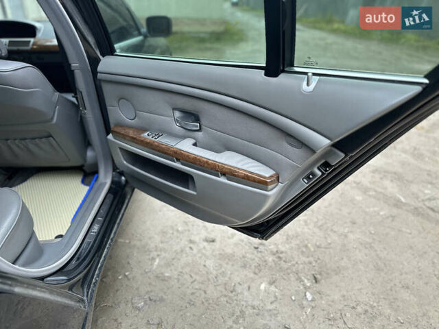 Черный БМВ 7 Серия, объемом двигателя 4.4 л и пробегом 262 тыс. км за 4200 $, фото 10 на Automoto.ua