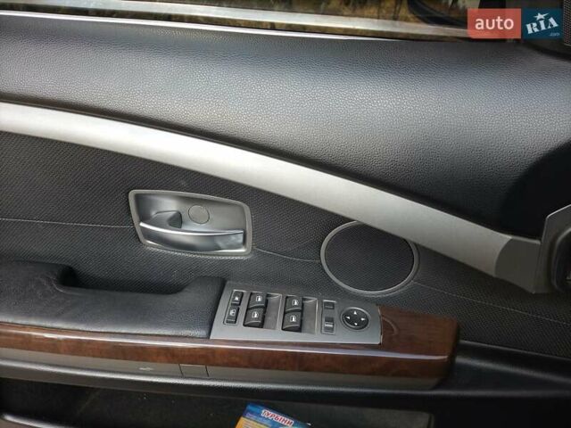 Черный БМВ 7 Серия, объемом двигателя 4.4 л и пробегом 282 тыс. км за 8000 $, фото 8 на Automoto.ua