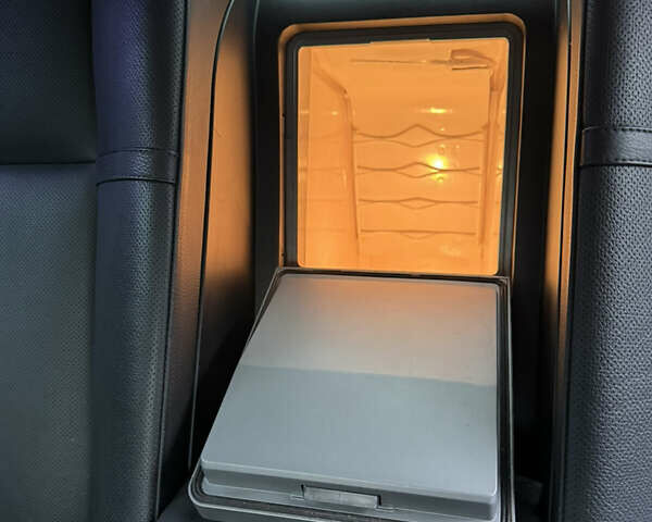 Черный БМВ 7 Серия, объемом двигателя 3 л и пробегом 305 тыс. км за 6650 $, фото 13 на Automoto.ua