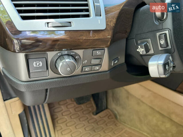 Черный БМВ 7 Серия, объемом двигателя 4.5 л и пробегом 300 тыс. км за 12000 $, фото 8 на Automoto.ua