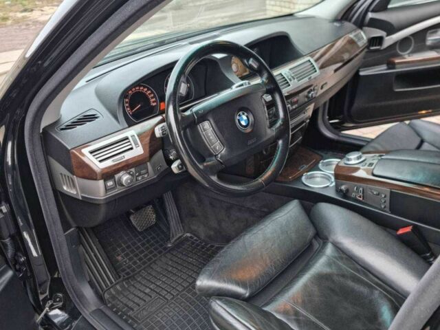 Чорний БМВ 7 Серія, об'ємом двигуна 3 л та пробігом 260 тис. км за 10900 $, фото 14 на Automoto.ua