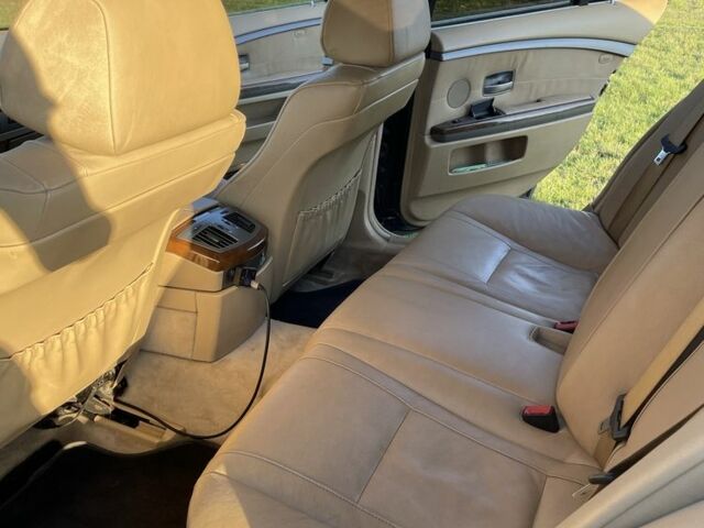 Черный БМВ 7 Серия, объемом двигателя 3 л и пробегом 250 тыс. км за 4200 $, фото 6 на Automoto.ua