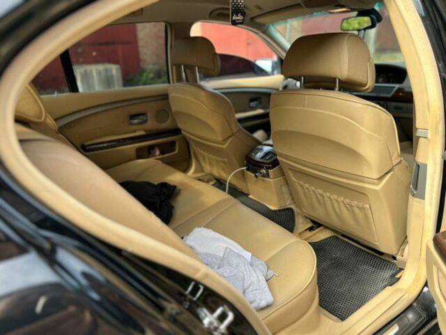 Черный БМВ 7 Серия, объемом двигателя 4 л и пробегом 577 тыс. км за 7200 $, фото 5 на Automoto.ua