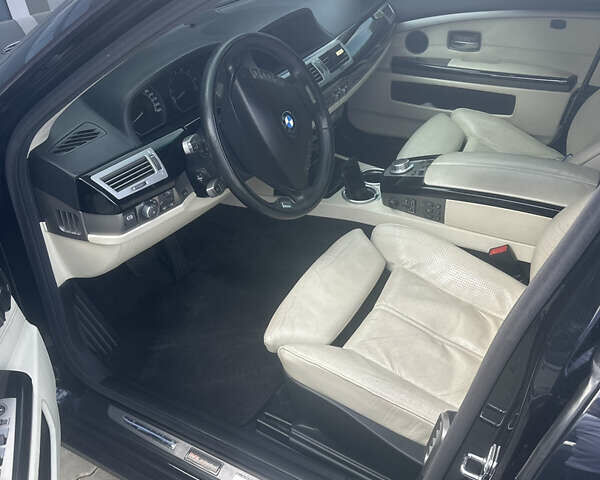Черный БМВ 7 Серия, объемом двигателя 4.8 л и пробегом 304 тыс. км за 13000 $, фото 8 на Automoto.ua