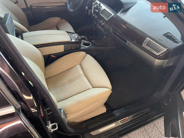 Черный БМВ 7 Серия, объемом двигателя 4.8 л и пробегом 278 тыс. км за 10500 $, фото 14 на Automoto.ua