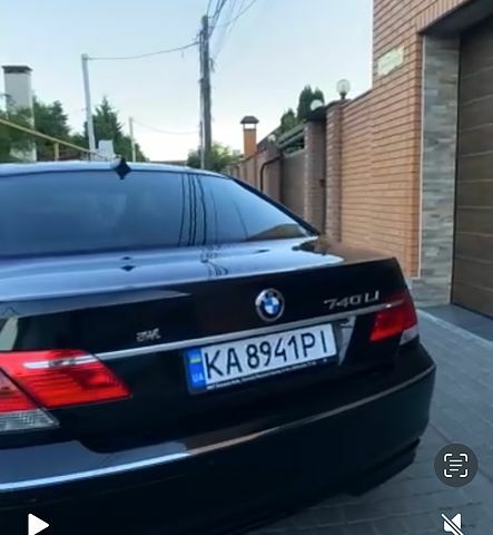 Чорний БМВ 7 Серія, об'ємом двигуна 4 л та пробігом 200 тис. км за 11000 $, фото 2 на Automoto.ua