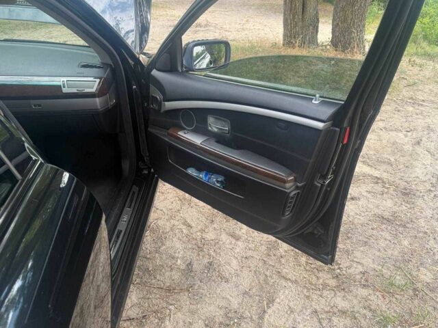 Чорний БМВ 7 Серія, об'ємом двигуна 4 л та пробігом 210 тис. км за 7700 $, фото 9 на Automoto.ua