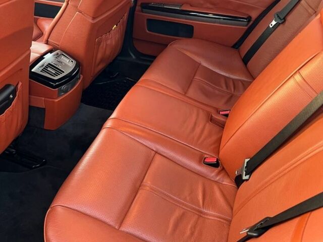 Черный БМВ 7 Серия, объемом двигателя 4.8 л и пробегом 310 тыс. км за 11550 $, фото 8 на Automoto.ua