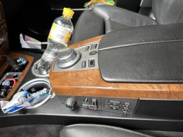 Чорний БМВ 7 Серія, об'ємом двигуна 3 л та пробігом 280 тис. км за 9800 $, фото 4 на Automoto.ua