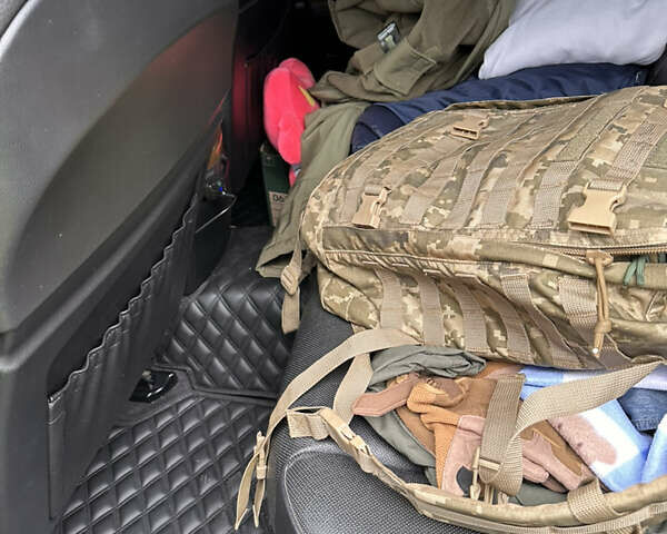 Черный БМВ 7 Серия, объемом двигателя 3 л и пробегом 280 тыс. км за 9800 $, фото 10 на Automoto.ua