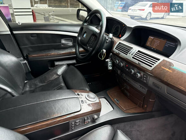 Черный БМВ 7 Серия, объемом двигателя 4.8 л и пробегом 270 тыс. км за 6750 $, фото 25 на Automoto.ua