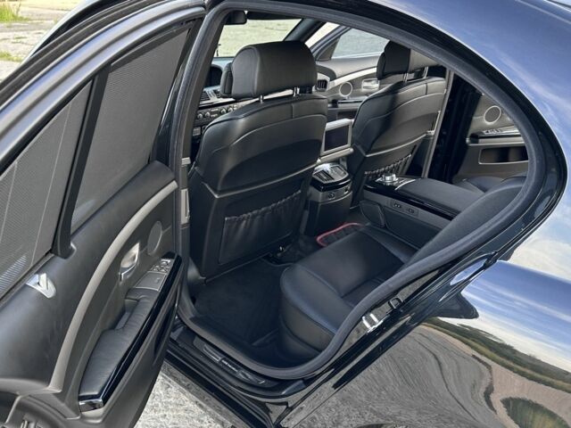 Чорний БМВ 7 Серія, об'ємом двигуна 4.8 л та пробігом 205 тис. км за 10000 $, фото 7 на Automoto.ua