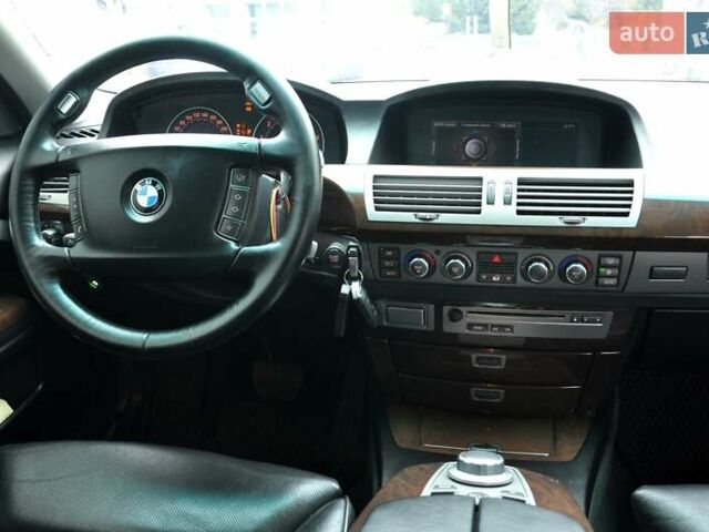 Черный БМВ 7 Серия, объемом двигателя 4.8 л и пробегом 270 тыс. км за 7400 $, фото 26 на Automoto.ua