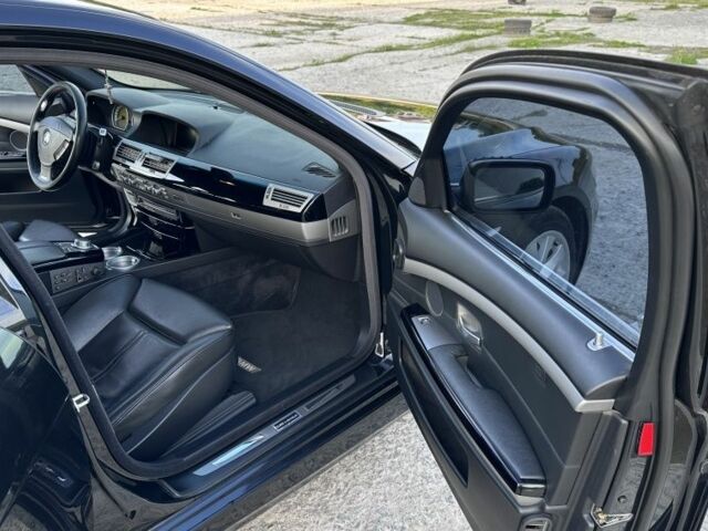 Чорний БМВ 7 Серія, об'ємом двигуна 4.8 л та пробігом 205 тис. км за 10000 $, фото 16 на Automoto.ua