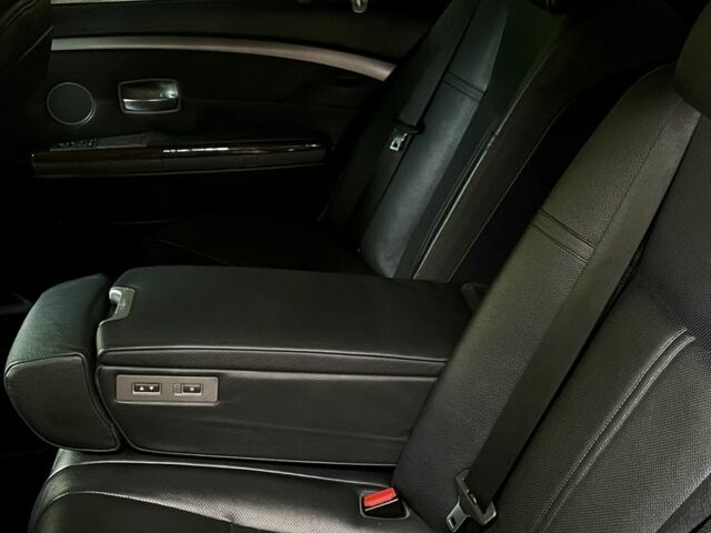 Черный БМВ 7 Серия, объемом двигателя 3 л и пробегом 250 тыс. км за 9000 $, фото 5 на Automoto.ua