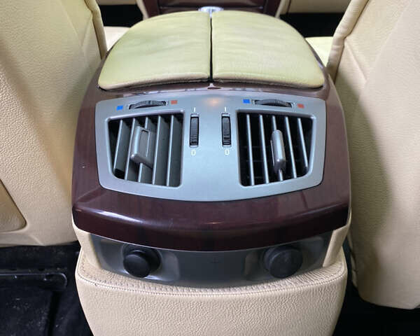 Черный БМВ 7 Серия, объемом двигателя 4.5 л и пробегом 282 тыс. км за 8499 $, фото 13 на Automoto.ua