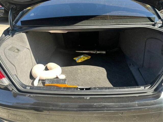 Черный БМВ 7 Серия, объемом двигателя 3 л и пробегом 340 тыс. км за 10000 $, фото 7 на Automoto.ua