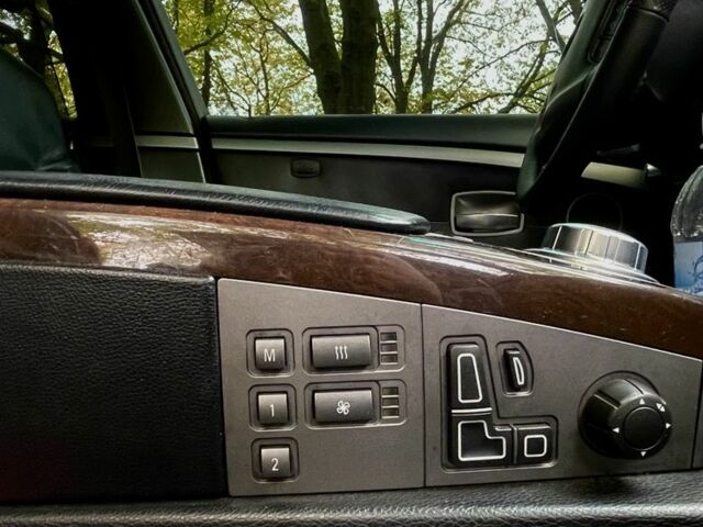 Черный БМВ 7 Серия, объемом двигателя 3 л и пробегом 250 тыс. км за 9000 $, фото 7 на Automoto.ua