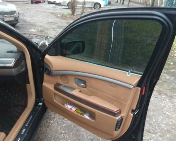 Чорний БМВ 7 Серія, об'ємом двигуна 3 л та пробігом 236 тис. км за 9799 $, фото 7 на Automoto.ua