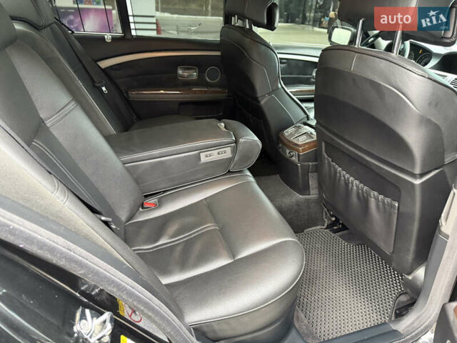 Черный БМВ 7 Серия, объемом двигателя 4.8 л и пробегом 270 тыс. км за 6750 $, фото 3 на Automoto.ua