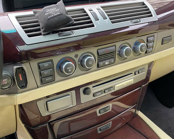 Черный БМВ 7 Серия, объемом двигателя 4.5 л и пробегом 282 тыс. км за 8499 $, фото 18 на Automoto.ua