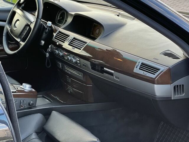 Черный БМВ 7 Серия, объемом двигателя 3 л и пробегом 514 тыс. км за 6500 $, фото 20 на Automoto.ua