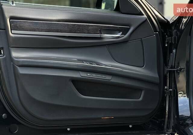 Чорний БМВ 7 Серія, об'ємом двигуна 4.4 л та пробігом 141 тис. км за 13500 $, фото 11 на Automoto.ua