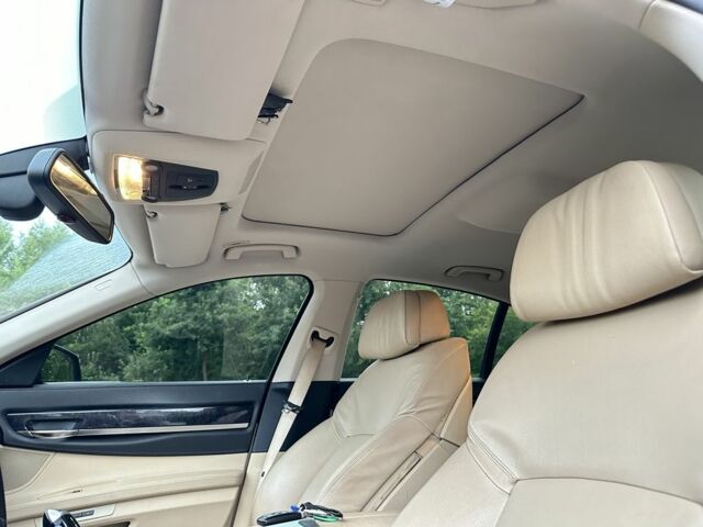 Черный БМВ 7 Серия, объемом двигателя 3 л и пробегом 324 тыс. км за 11999 $, фото 10 на Automoto.ua