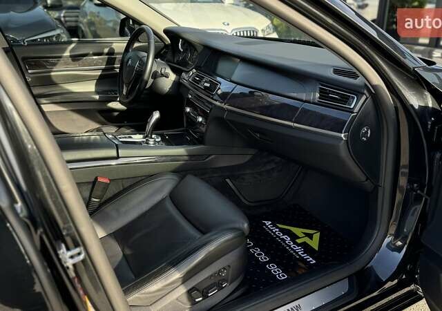 Чорний БМВ 7 Серія, об'ємом двигуна 4.4 л та пробігом 141 тис. км за 13500 $, фото 24 на Automoto.ua