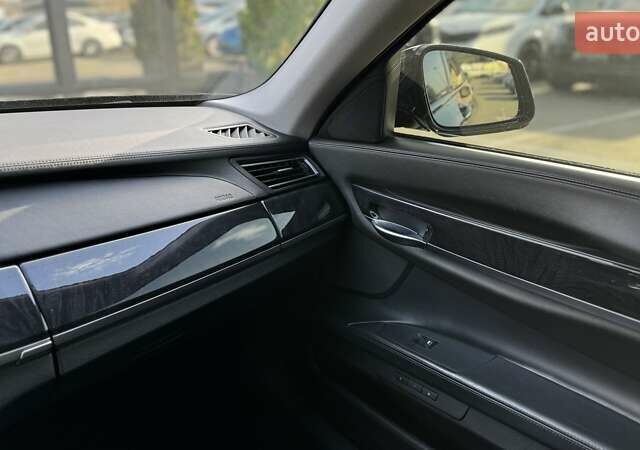 Чорний БМВ 7 Серія, об'ємом двигуна 4.4 л та пробігом 141 тис. км за 13500 $, фото 31 на Automoto.ua
