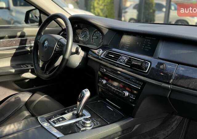 Чорний БМВ 7 Серія, об'ємом двигуна 4.4 л та пробігом 141 тис. км за 13500 $, фото 26 на Automoto.ua