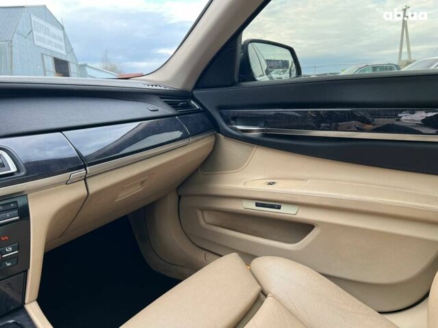 Черный БМВ 7 Серия, объемом двигателя 3 л и пробегом 298 тыс. км за 14290 $, фото 30 на Automoto.ua