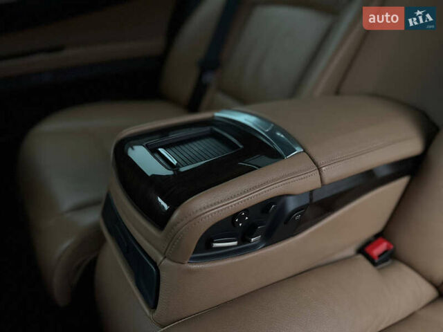 Чорний БМВ 7 Серія, об'ємом двигуна 2.99 л та пробігом 259 тис. км за 12999 $, фото 32 на Automoto.ua