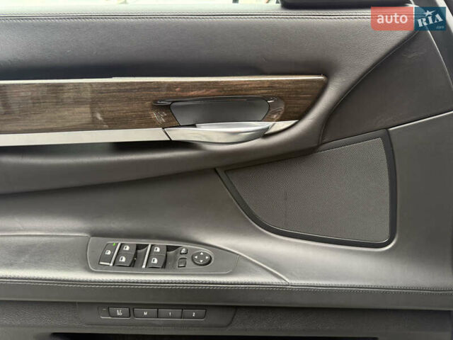 Чорний БМВ 7 Серія, об'ємом двигуна 2.98 л та пробігом 207 тис. км за 13999 $, фото 34 на Automoto.ua