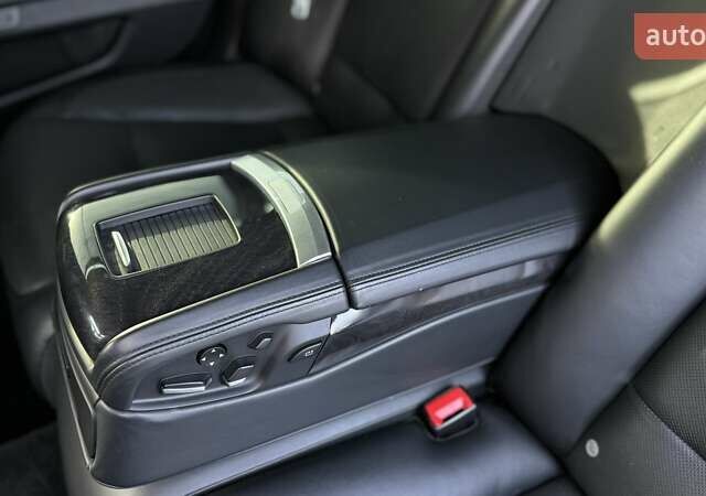 Чорний БМВ 7 Серія, об'ємом двигуна 4.4 л та пробігом 141 тис. км за 13500 $, фото 17 на Automoto.ua