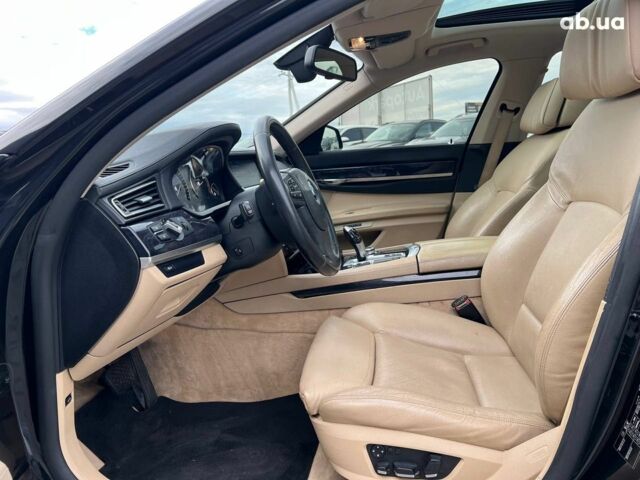 Черный БМВ 7 Серия, объемом двигателя 3 л и пробегом 298 тыс. км за 14290 $, фото 17 на Automoto.ua