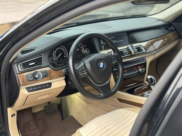 Чорний БМВ 7 Серія, об'ємом двигуна 4.4 л та пробігом 280 тис. км за 9000 $, фото 5 на Automoto.ua