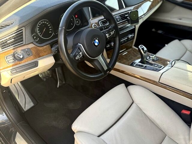 Черный БМВ 7 Серия, объемом двигателя 3 л и пробегом 390 тыс. км за 14000 $, фото 4 на Automoto.ua