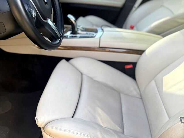 Черный БМВ 7 Серия, объемом двигателя 3 л и пробегом 390 тыс. км за 14000 $, фото 9 на Automoto.ua