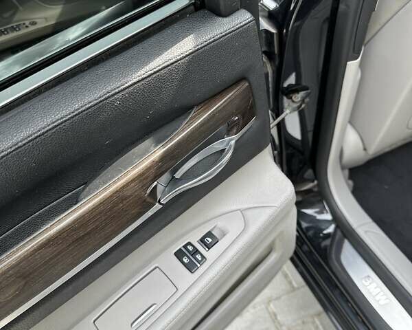 Черный БМВ 7 Серия, объемом двигателя 2.99 л и пробегом 311 тыс. км за 14300 $, фото 16 на Automoto.ua