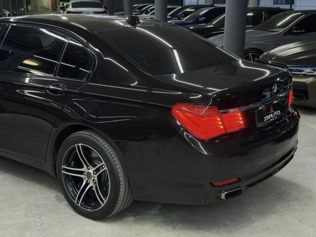 Черный БМВ 7 Серия, объемом двигателя 4.4 л и пробегом 290 тыс. км за 11900 $, фото 13 на Automoto.ua