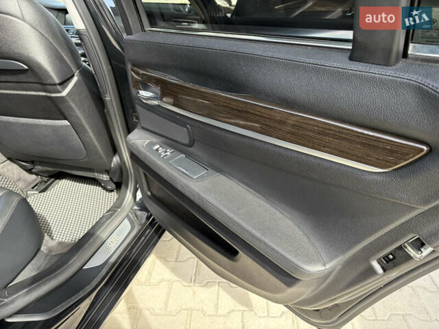 Черный БМВ 7 Серия, объемом двигателя 2.98 л и пробегом 250 тыс. км за 13500 $, фото 13 на Automoto.ua