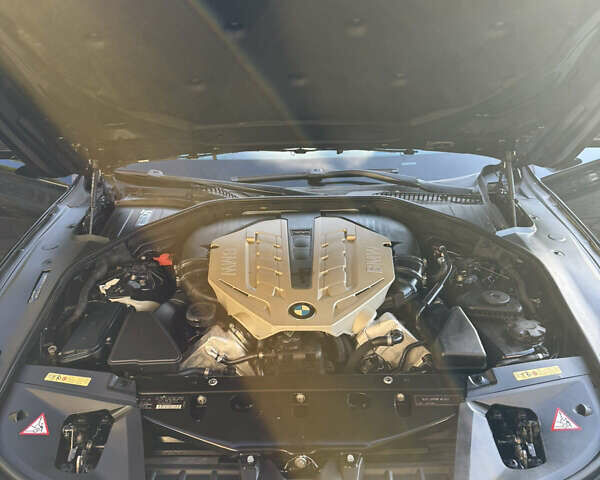 Черный БМВ 7 Серия, объемом двигателя 4.4 л и пробегом 260 тыс. км за 11900 $, фото 17 на Automoto.ua