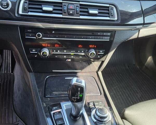 Черный БМВ 7 Серия, объемом двигателя 2.99 л и пробегом 238 тыс. км за 17500 $, фото 9 на Automoto.ua