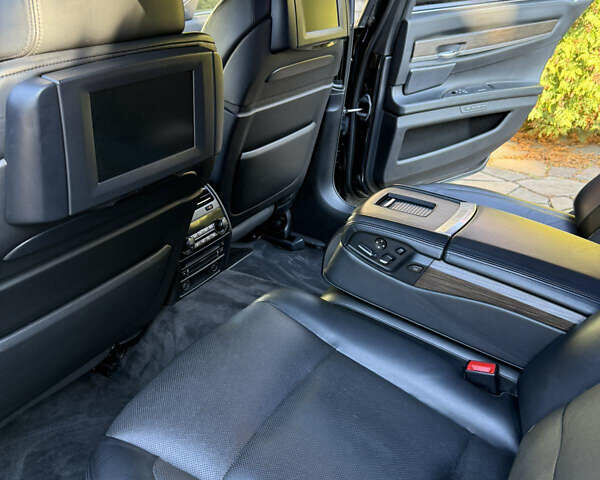 Черный БМВ 7 Серия, объемом двигателя 4.4 л и пробегом 260 тыс. км за 11900 $, фото 27 на Automoto.ua